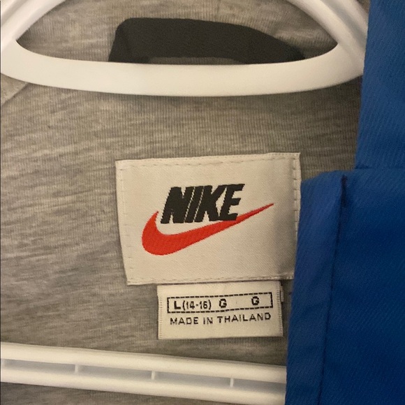 Nike Black and Blue Windbreaker Jacket - Picture 2 of 3